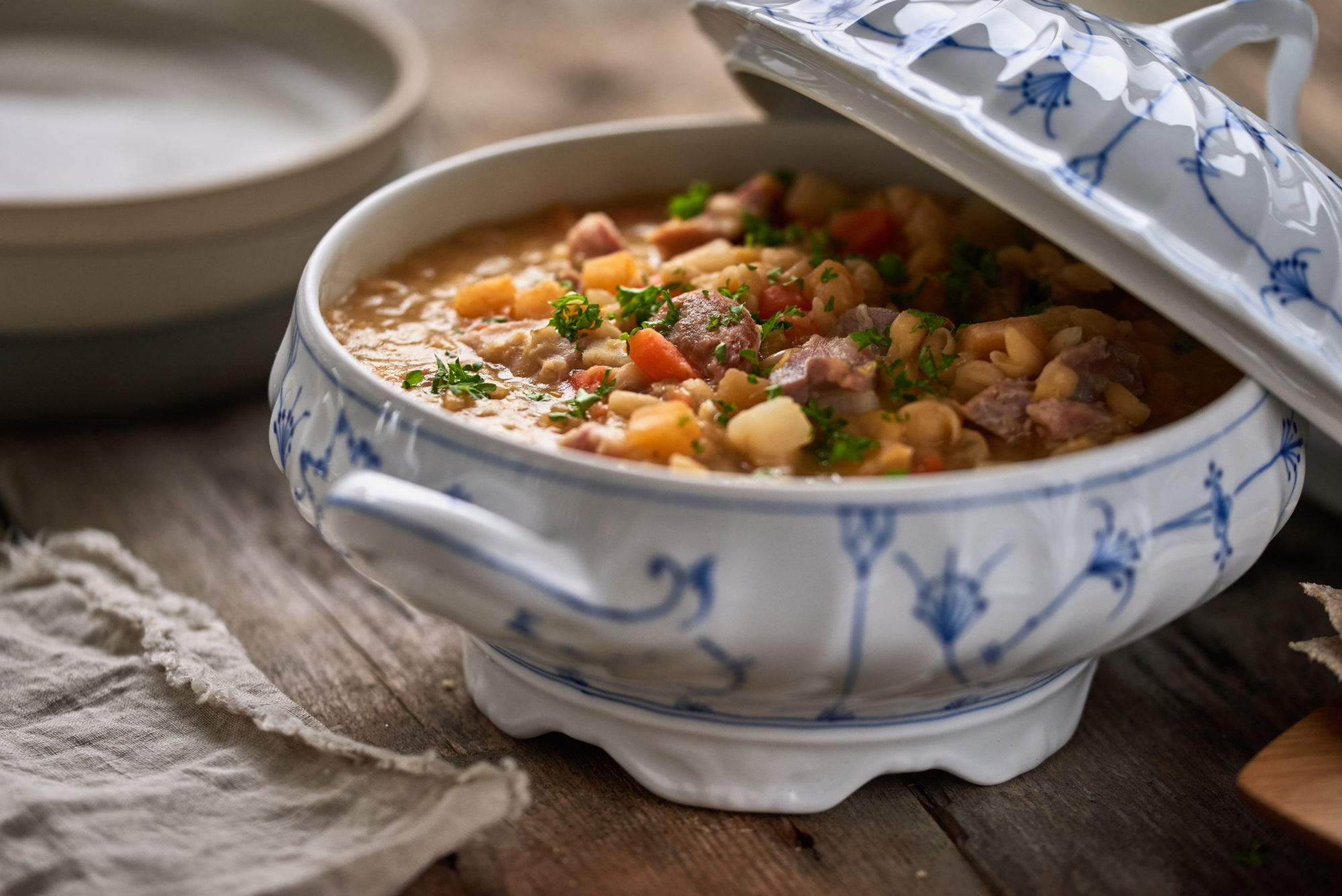 TradisjonsMat1486ertesuppe svineknoke
