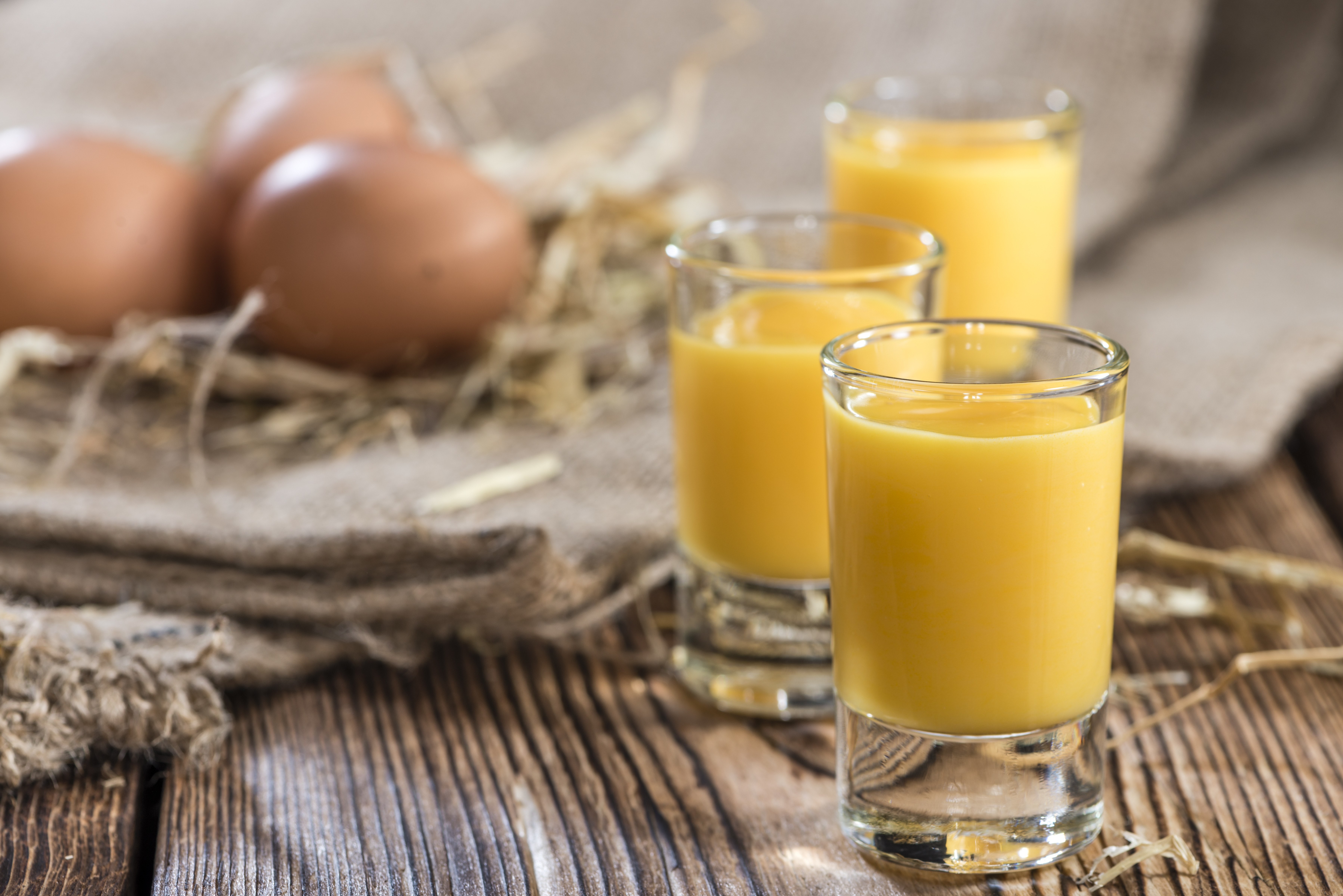 eggelikør i glass