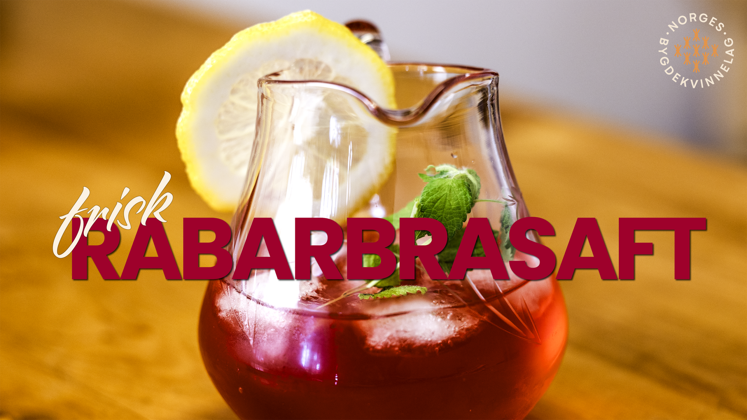 Rabarbrasaft rabarbradrikk